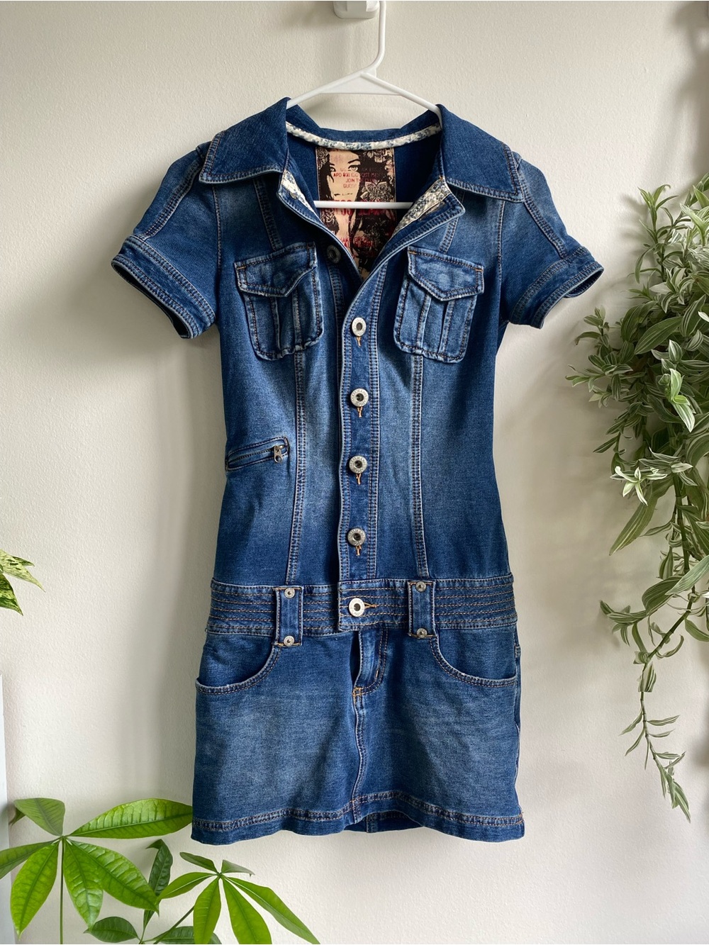 ICONIC GUESS Blue Denim Button-Front Short Sleeve Overall Dress - Picture 3 of 14